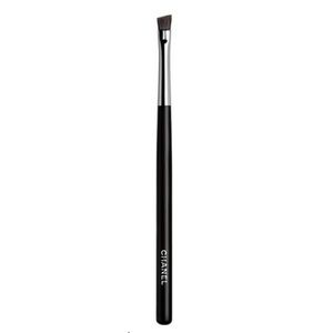 CHANEL Le Pinceaux Angled Shadow Brush 23